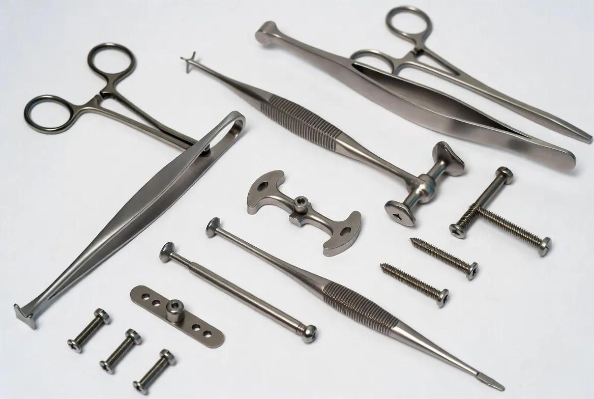 Surgical stainless steel instruments and implants: retractors, endoscopic tools, fixation plates and surgical screws in 316L, 17-4PH, 420 with polished metallic finish on clean white background